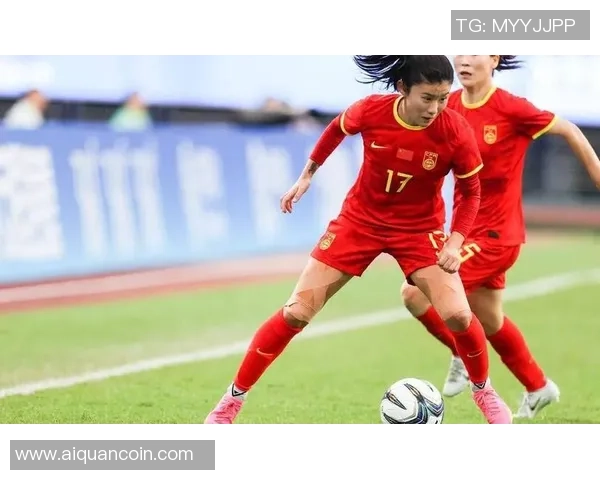 足球大妈的传奇人生与绿茵场上的不屈精神展现了女性力量的无限可能